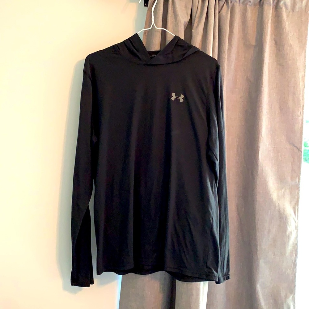 Under armor size medium thin pullover